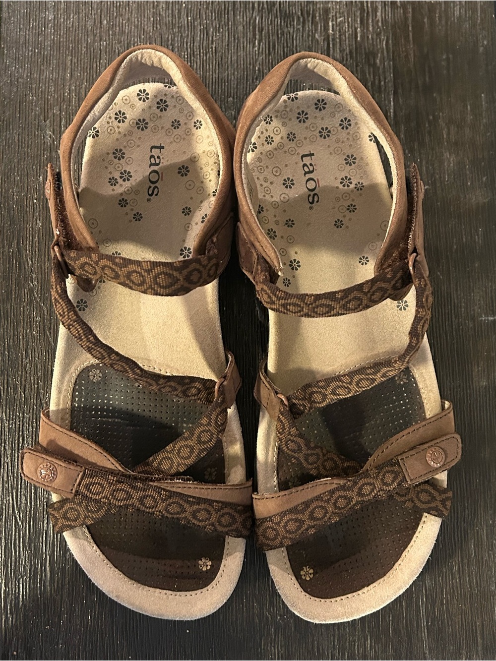 Taos Women’s Size 10 Brown Patterned Strappy Comfort Sandals Boho Hiking Travel